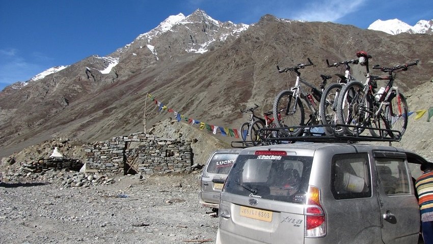 13 Days Cycling From Manali to Leh Tour